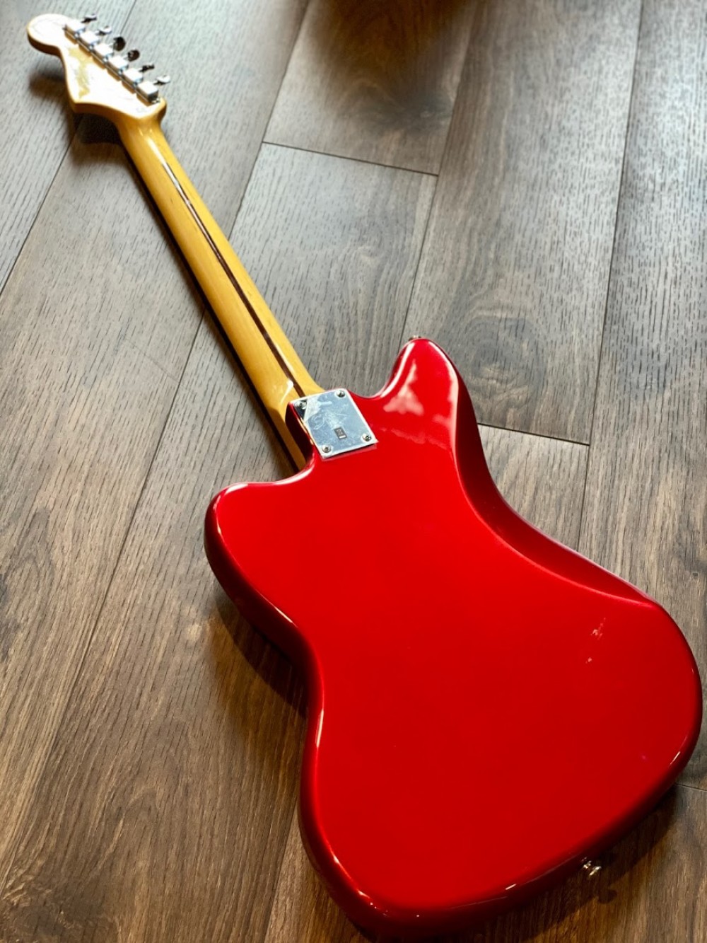 Squier Vintage Modified Jazzmaster in Candy Apple Red